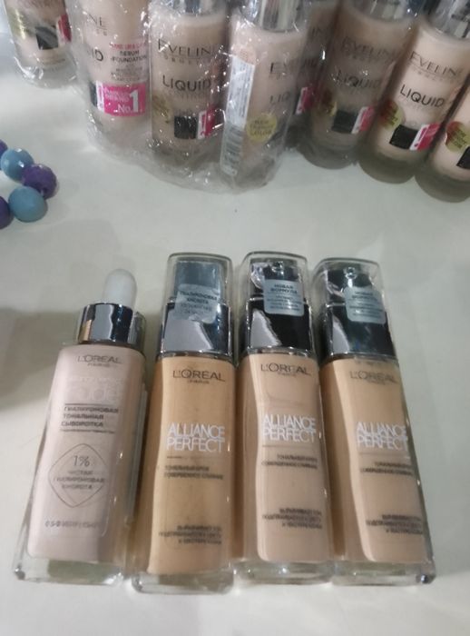 Тональный крем Лореаль.