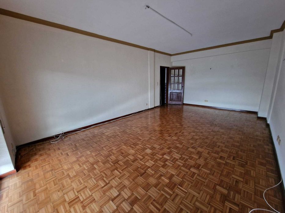 Vende-se Apartamento T2 em Seia