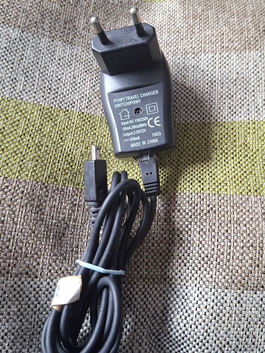 Carregador antigo Powy Travel GW/TCH para telemóvel