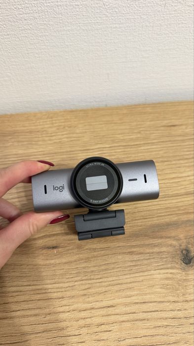 Продам вебкамеру logitech