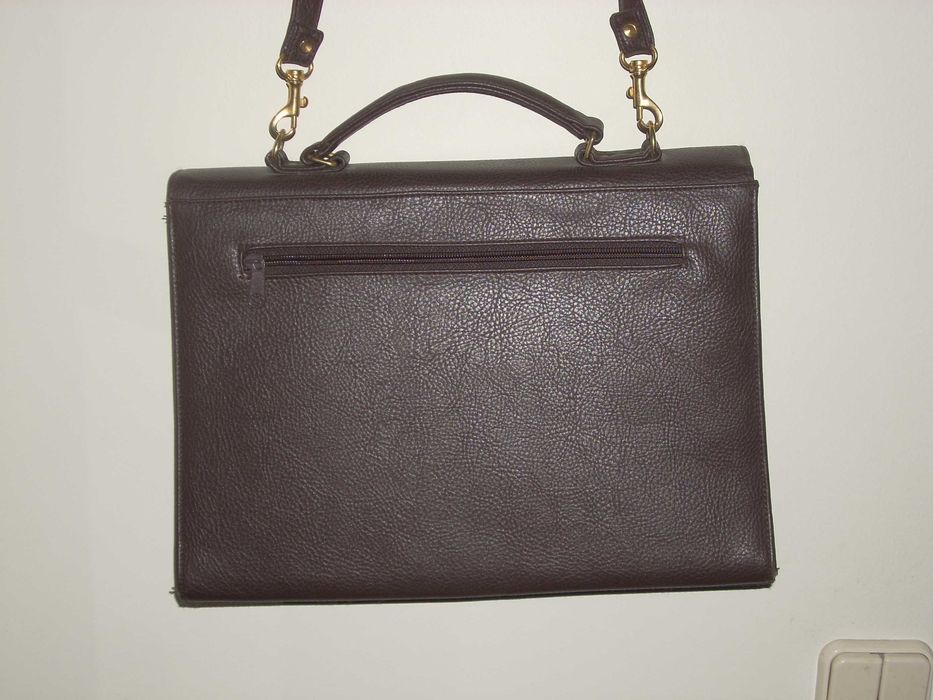 Pasta nova muito elegante