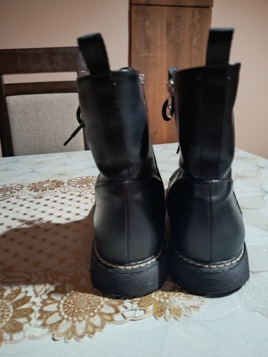 Buty trapery do połowy łydki ocieplane
