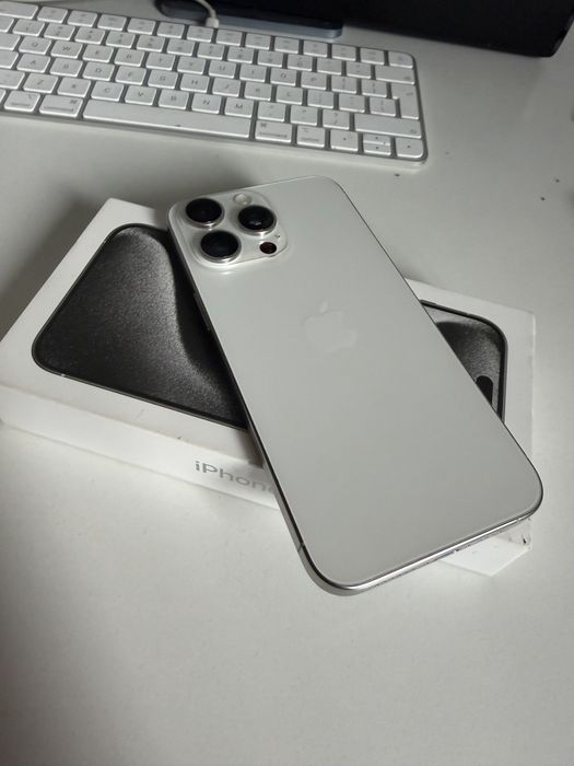 Bateria 95% iPhone 15 Pro Max 256gb White Titanium