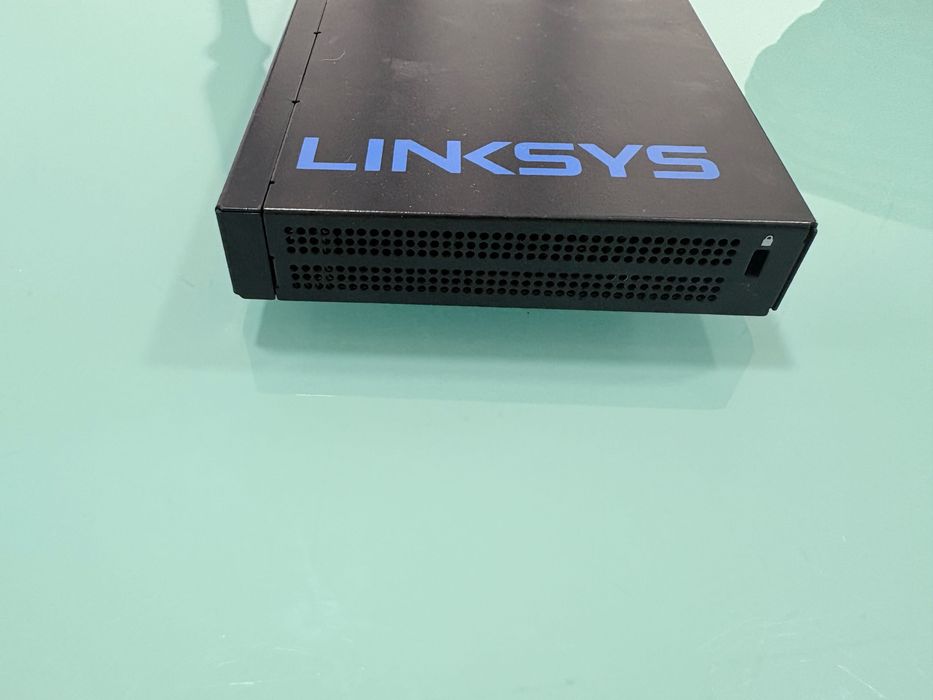 Linksys LGS116P 16-Port Gigabit PoE+ Switch em Bom Estado [98]