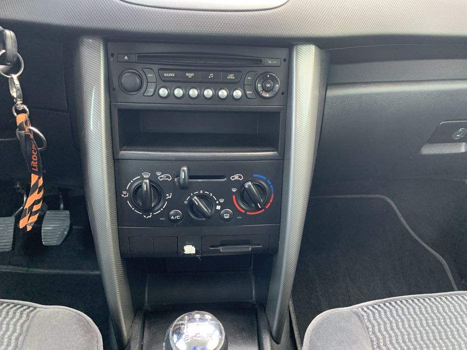 Peugeot 207 // AC// ISOFIX // 184 mkms