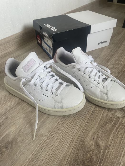 Оригінальні Adidas Advantage