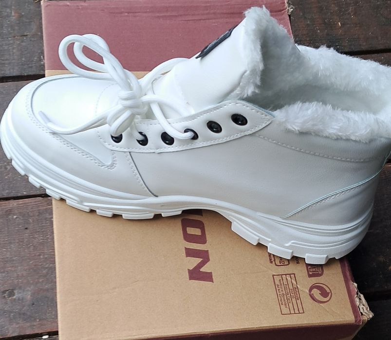 Nowe zimowe buty.