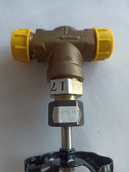 Zawór prosty Pn 640