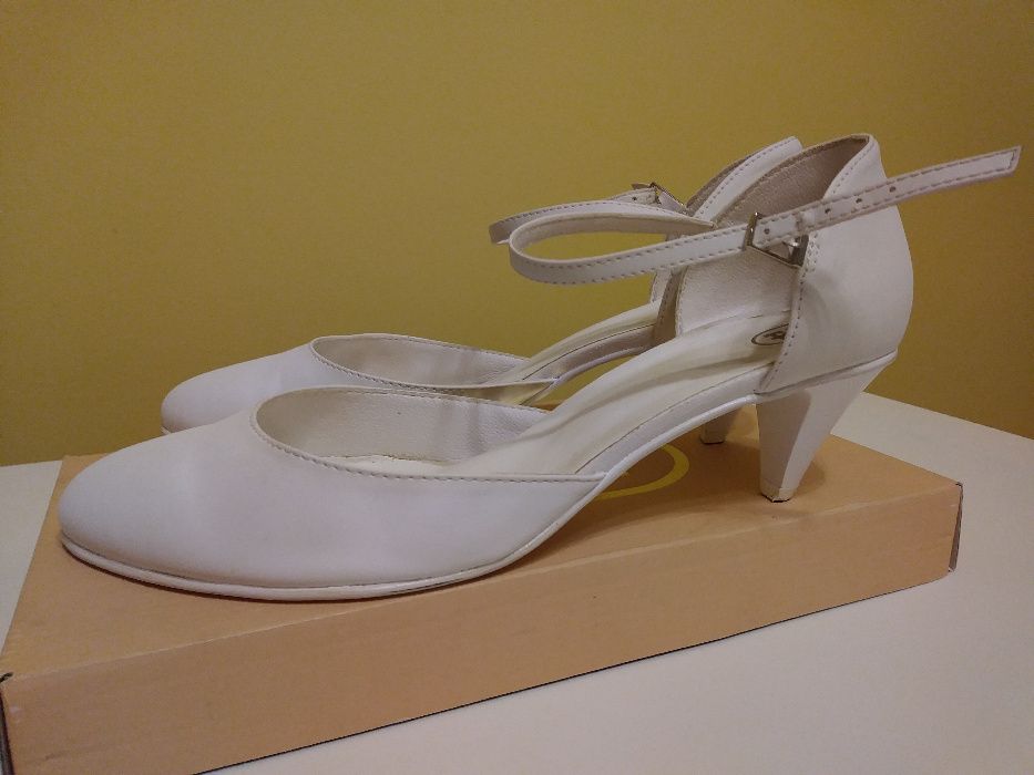 Buty Do Slubu Niskie 5 Cm Damskie Slubne 41 Bydgoszcz Olx Pl