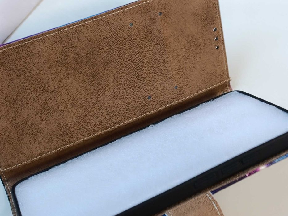 Чехол книжка на Poco x6 pro котик лове метеликів