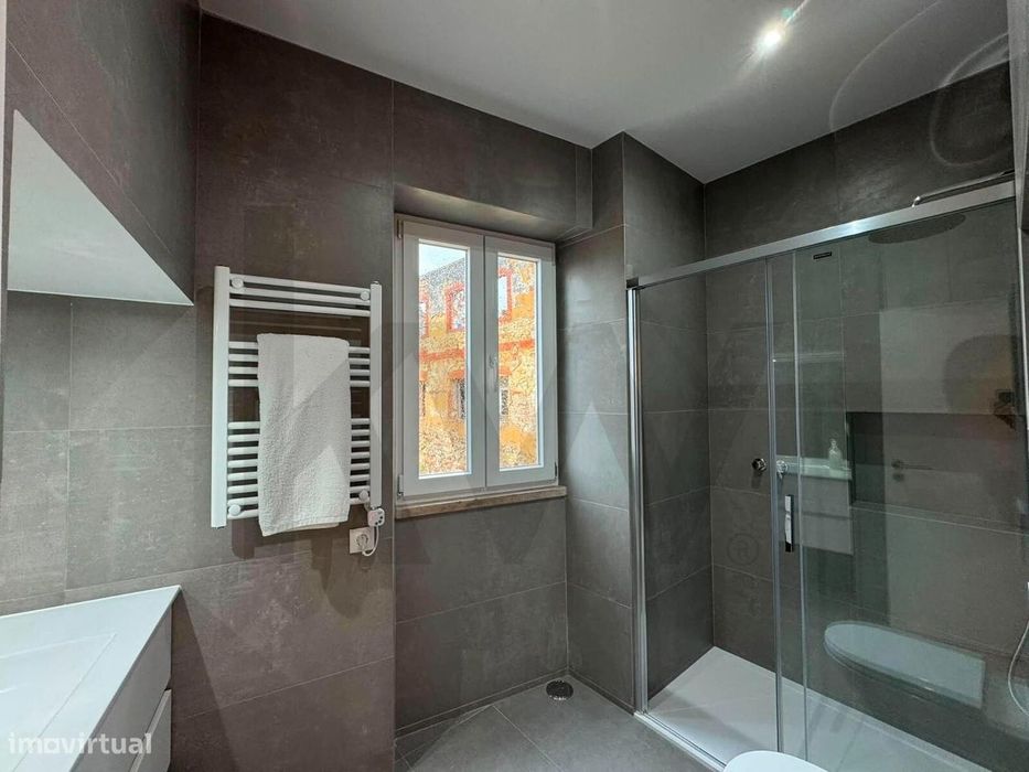 Fantástico Duplex T2 Em Alcântara | Rua Calma | 73 M²