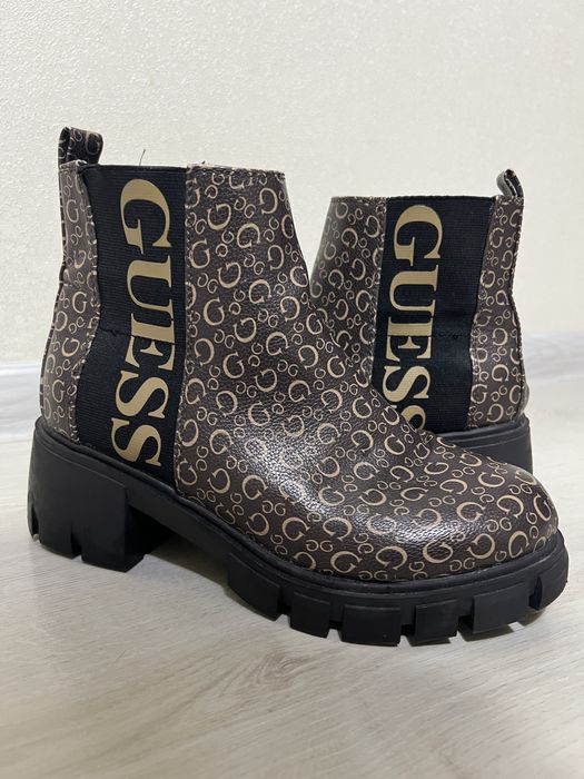 Ботинки GUESS оригінал