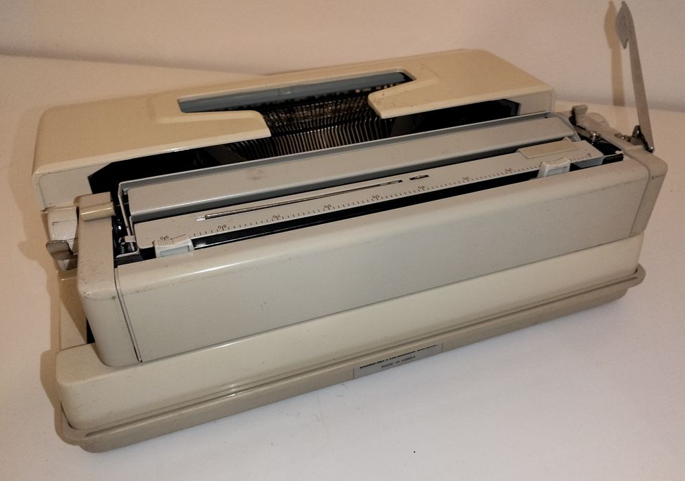 Maquina de escrever Marathon 2000 R