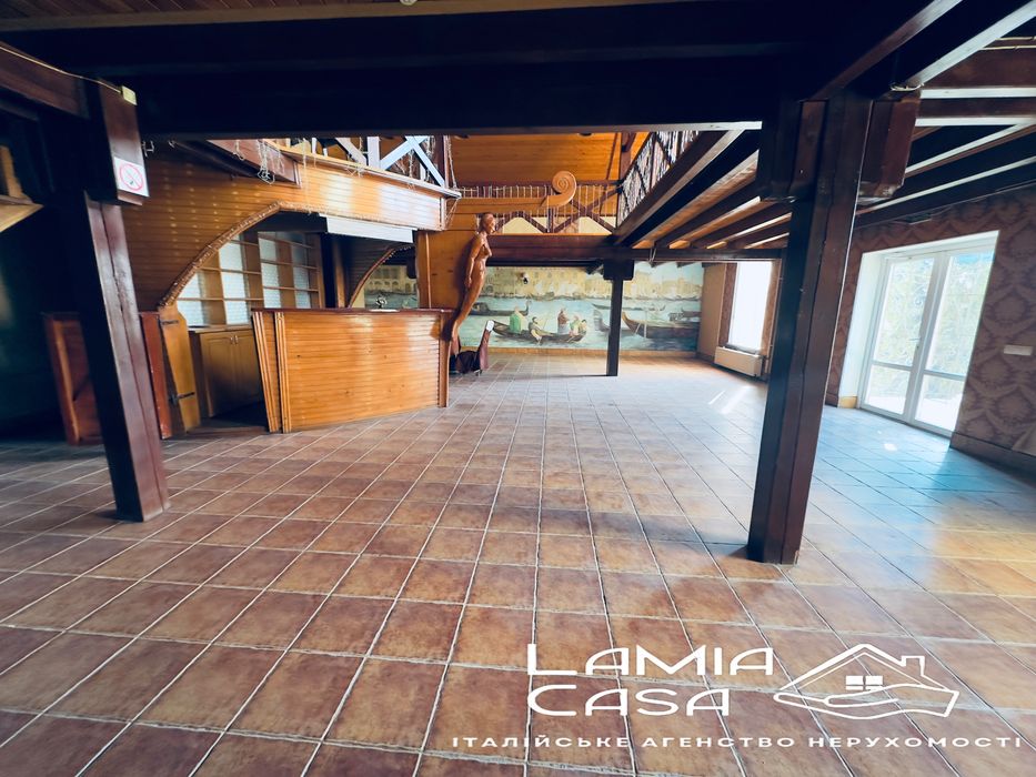 Продаж великого комплексу біля Чернівців