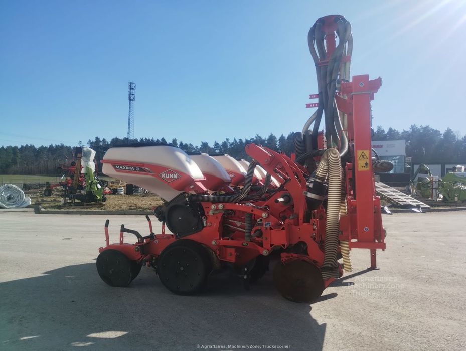 Kuhn Kuhn Maxima 3 R + VENTA TF1512 ISO LS  Siewnik punktowy do kukurydzy 8 rzędowy z przednim zbiornikiem