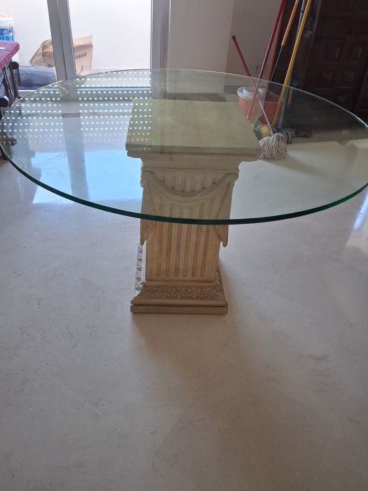 Conjunto de mesa com 5 cadeiras