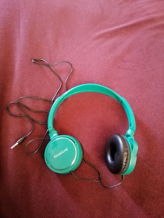 Продам новые оригинальные наушники