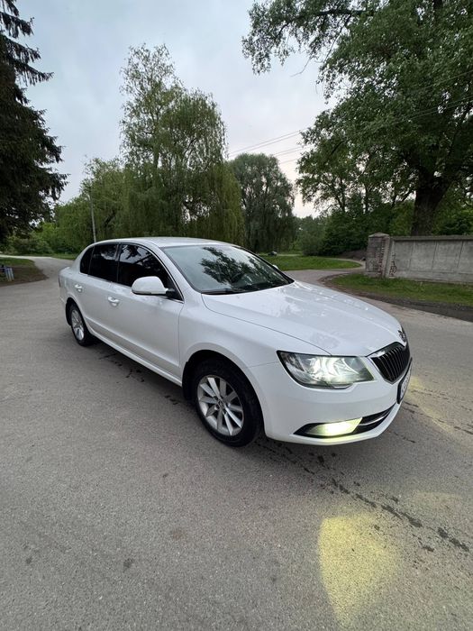 Skoda Superb 2014 VIN TMBAB43T3EB301028 фото оголошення 2 з 24