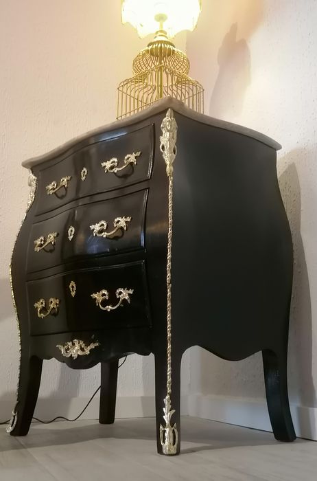 Par de cómodas "Bombée" (ou mesas de apoio mesinhas cabeceira) Luís XV