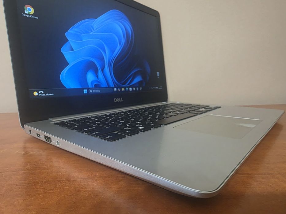 Dell Inspiron 13 5370•™Intel i3-8130U•8Gb/240Gb