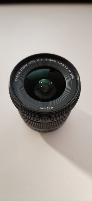 Canon EF-S 10-18mm f/4.5-5.6 IS STM (como nova)