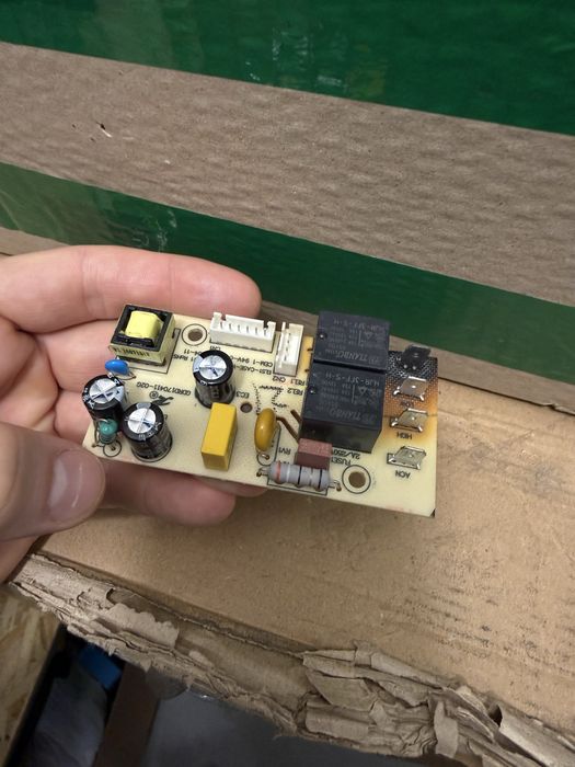 плата питаниядля бойлера zanussi electrolux