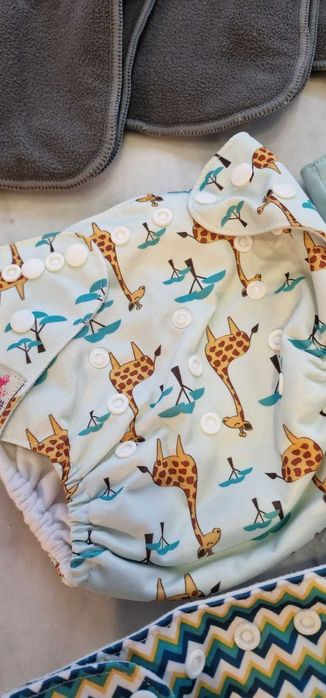 8 Fraldas Reutilizáveis + 4 Absorventes | Littles & Bloomz e Happy Flute | 25€
