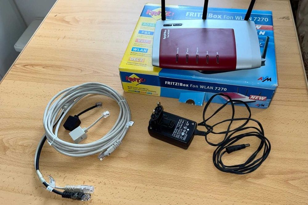 Router FritzBox 7270 com DECT (central telefónica sem fios)