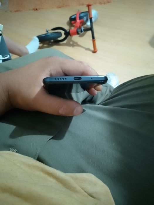 Selling redmi 10c selling because I've already spent more money than I'm going to earn64552368400385122