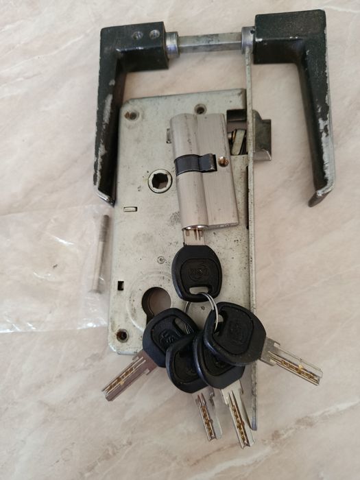 Новий в різний замок та серцевина