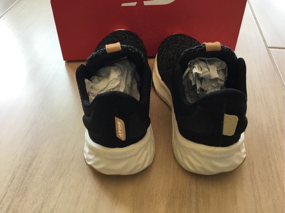 Buty wsuwane New Balance 28