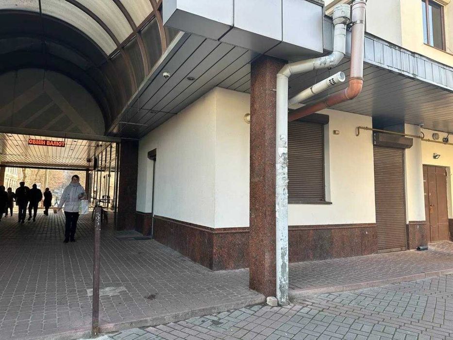 ОРЕНДА ПРИМІЩЕННЯ В ЦЕНТРІ МІСТА — вул. Галицька, 7 (під “Рошен”)