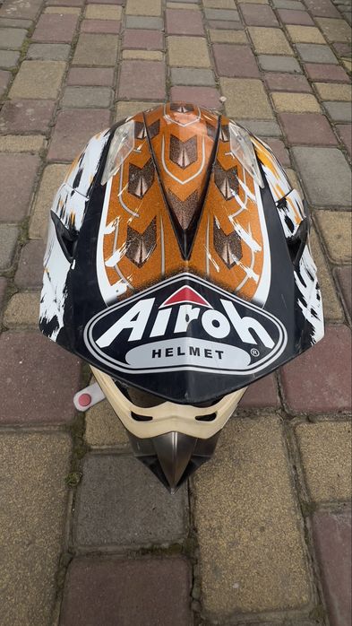 Мотошлем airoh helmet Італія