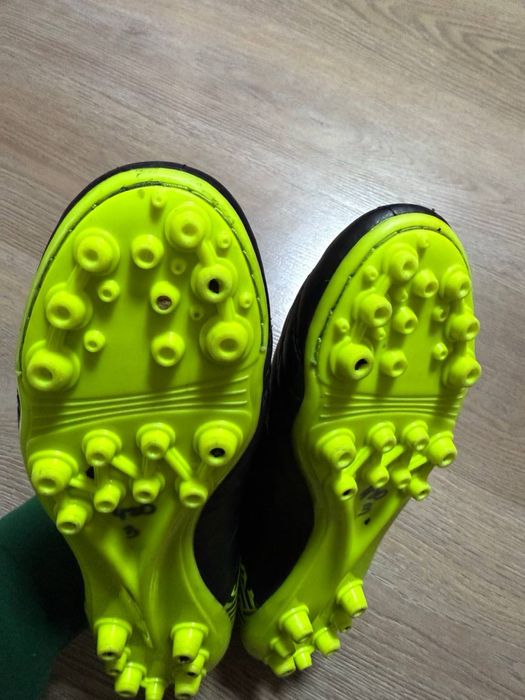 Продам бутси 44р кожані Dutchy