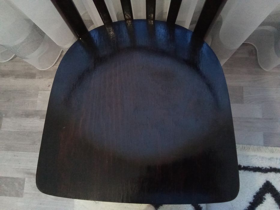 Дерев'яні ретро стілців.