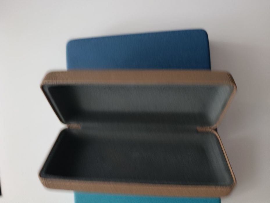 Etui na okulary z brokatem