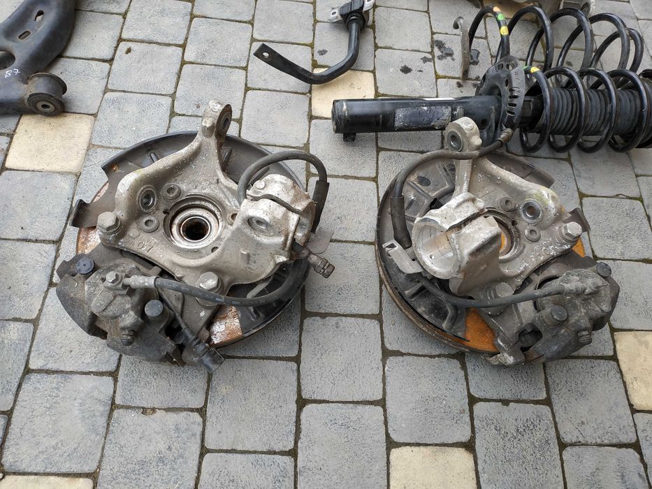 Підвіска важіль ричаг балка задня Vw Passat B7 передній стабілізатор