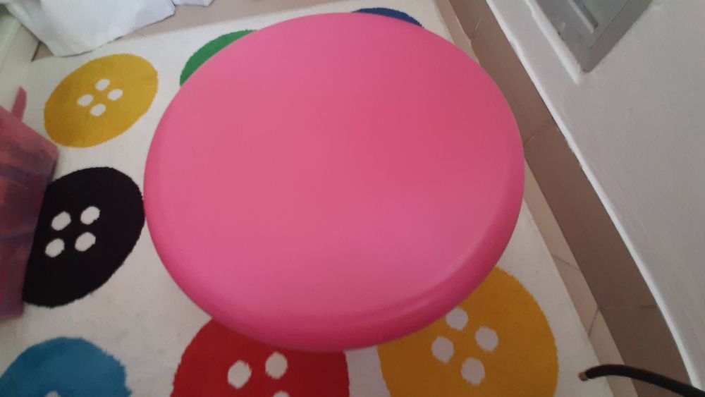 Banco Infantil IKEA Cor-de-Rosa + Almofada em Forma de Donut
