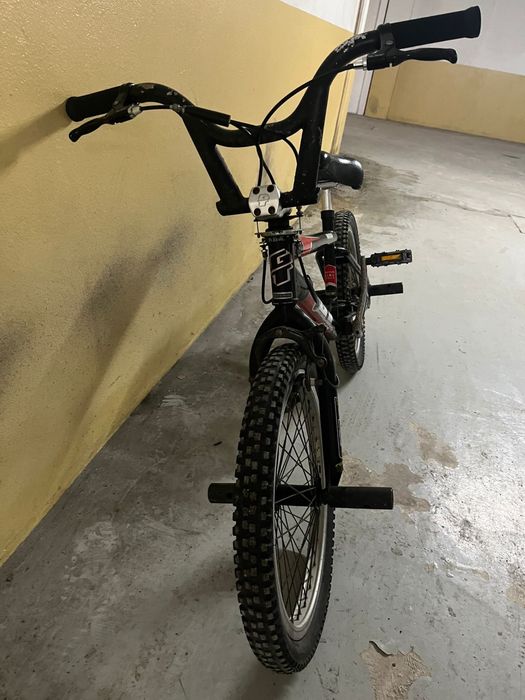 Bicicleta BMX GT