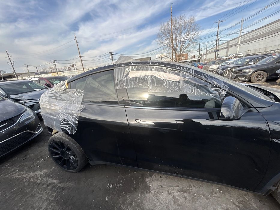 Tesla model y розбірка / разборка / 2022 / PBSB / 82kw