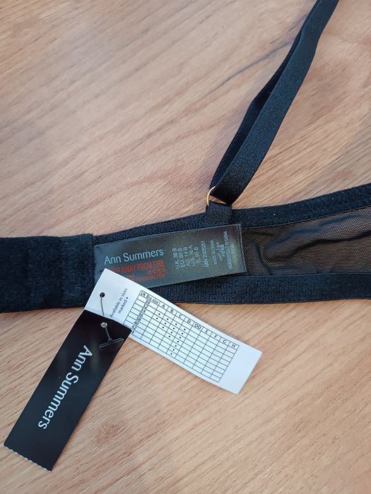 Новий бюстгальтер смарагдового кольору