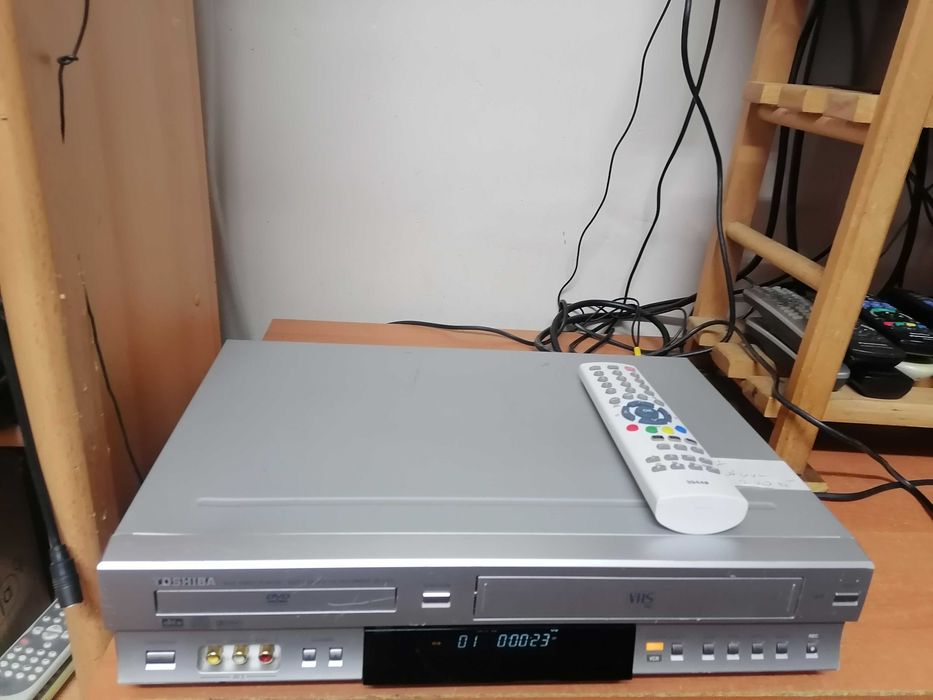 Magnetowid VHS Toshiba SD-K22 pilot