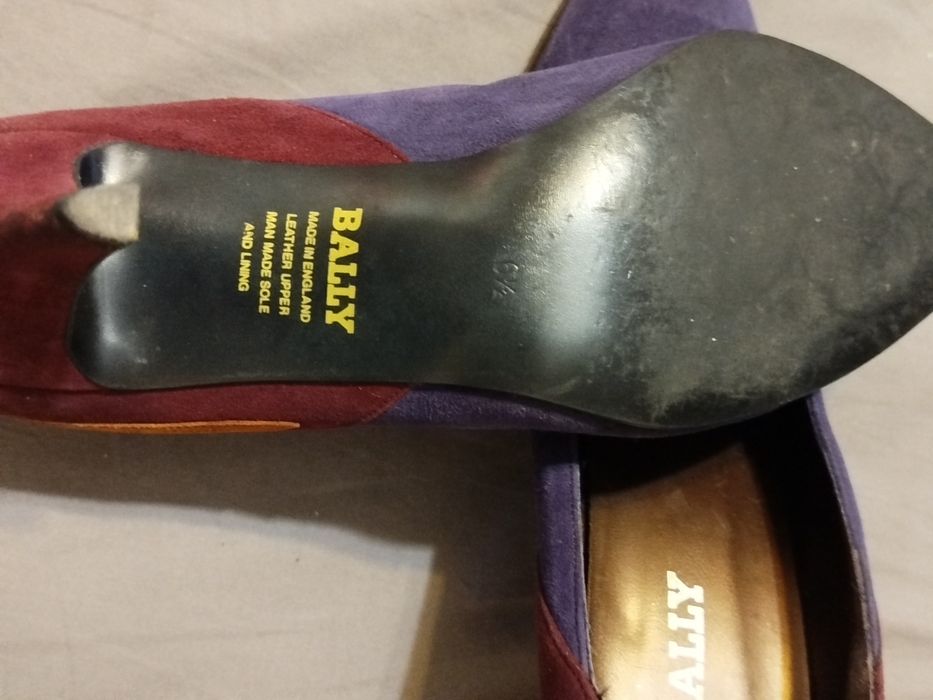Fioletowe bordowe buty na obcasie Bally