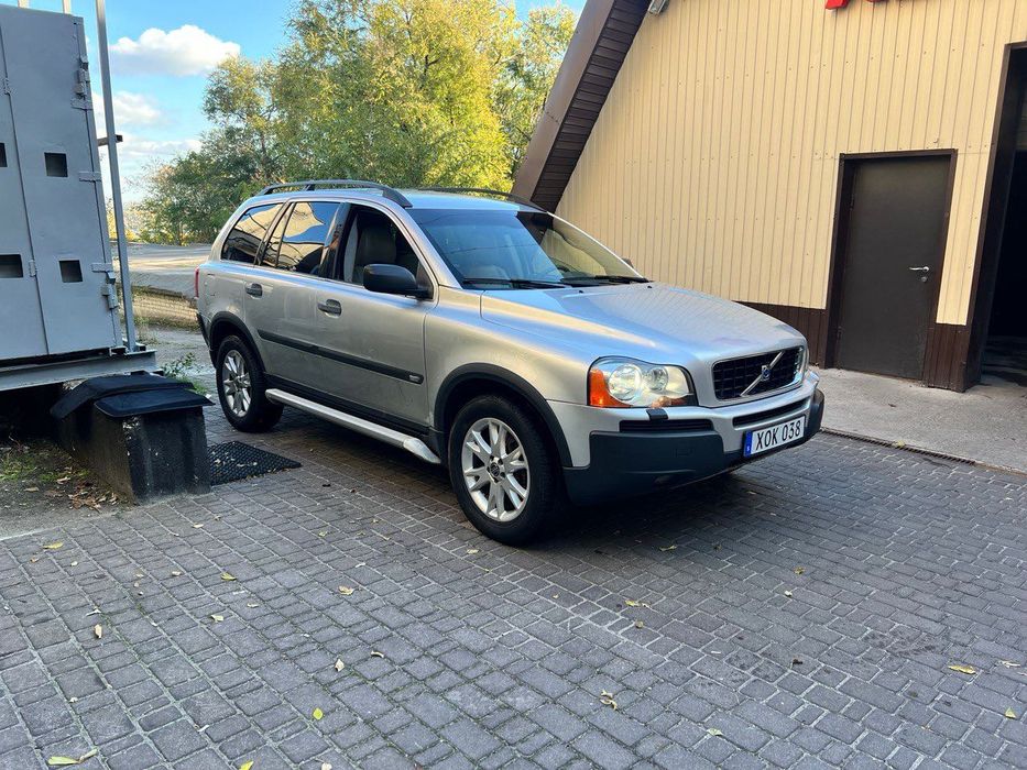 Volvo XC90 D5 з механічною коробкую для військових