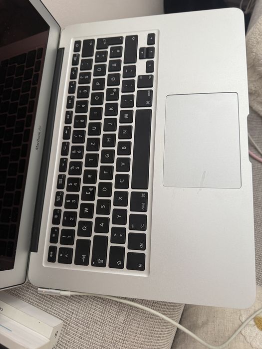 Macbook Model A1369