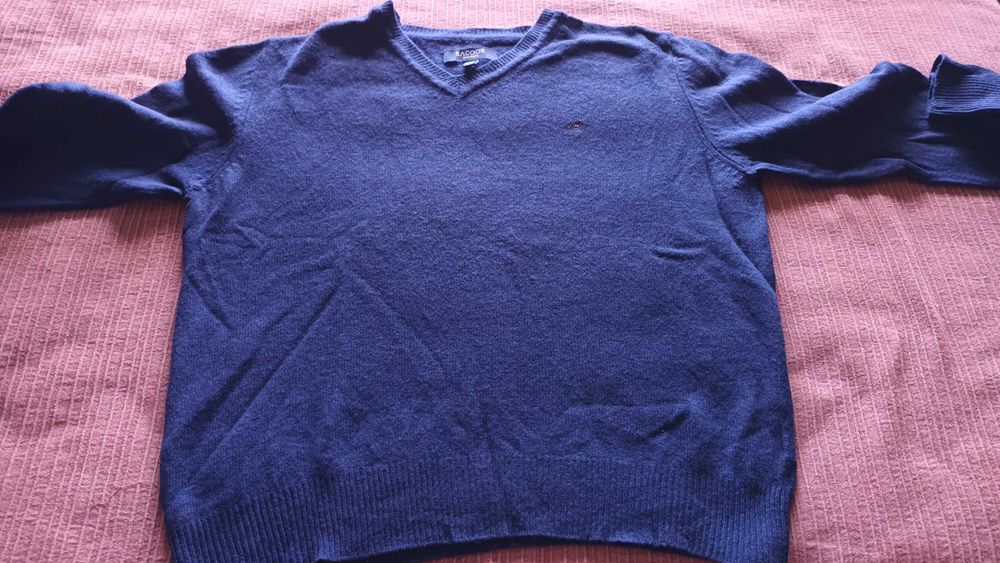 Pullover em azul escuro