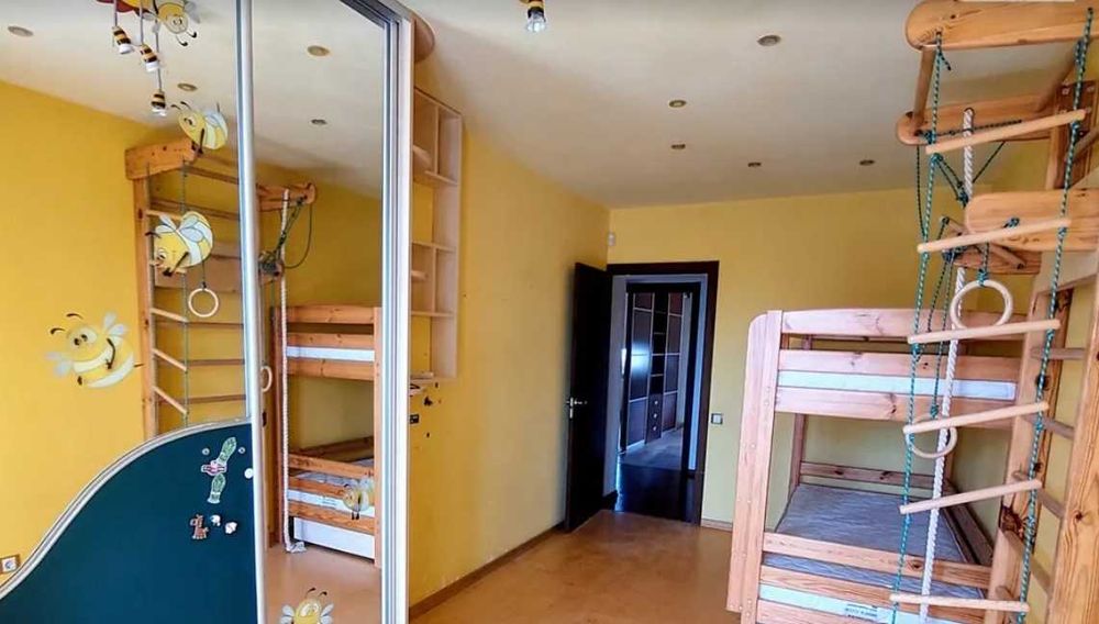 Подол. Юрківська 28. Продаж 3-х кімнатної квартири.