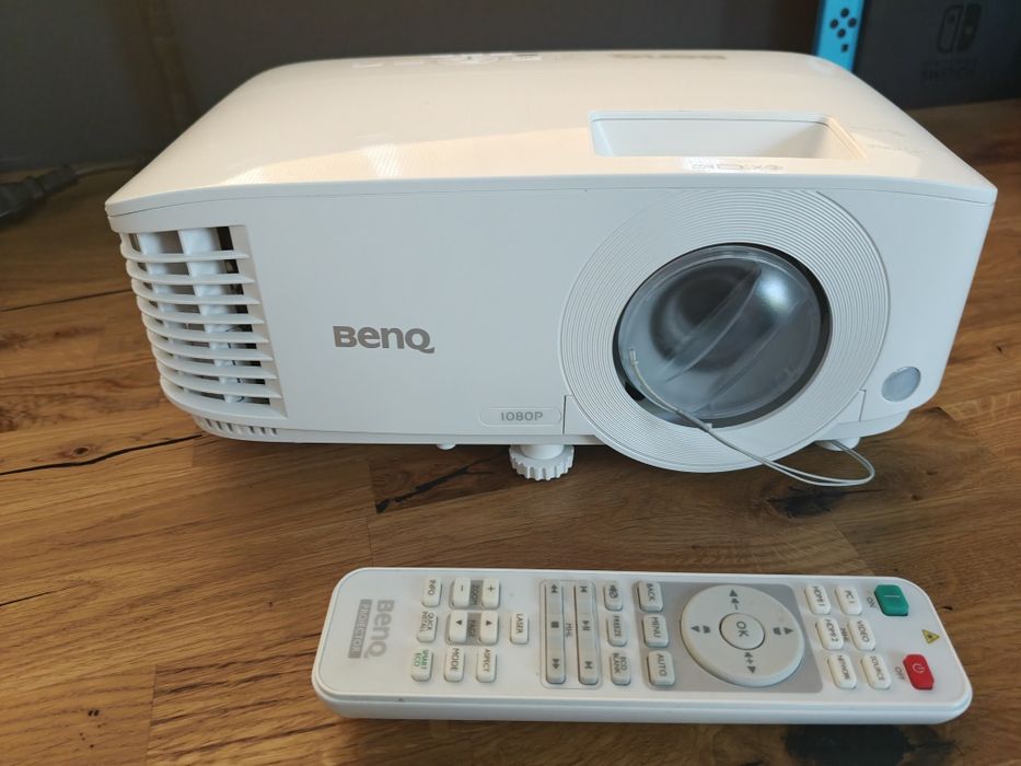 Projektor DLP BenQ MH733 biały + torba + kabel hdmi