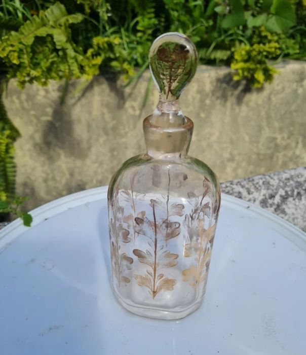 Frasco d. Maria, vidro soprado  pintado á mão .