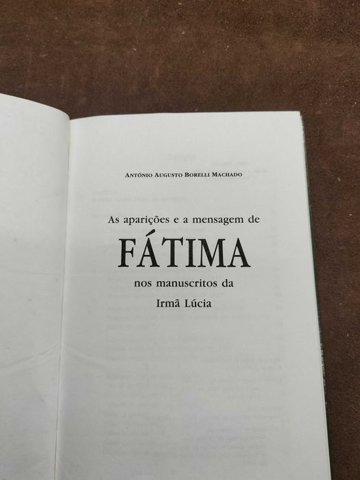 Livro " As Aparições e a Mensagem de Fátima "(CXL1)